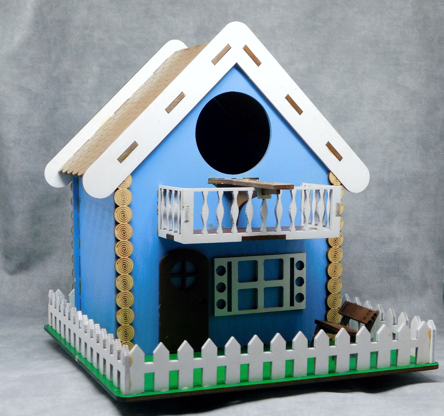 Cottage Balcony and Courtyard Birdhouse Kit