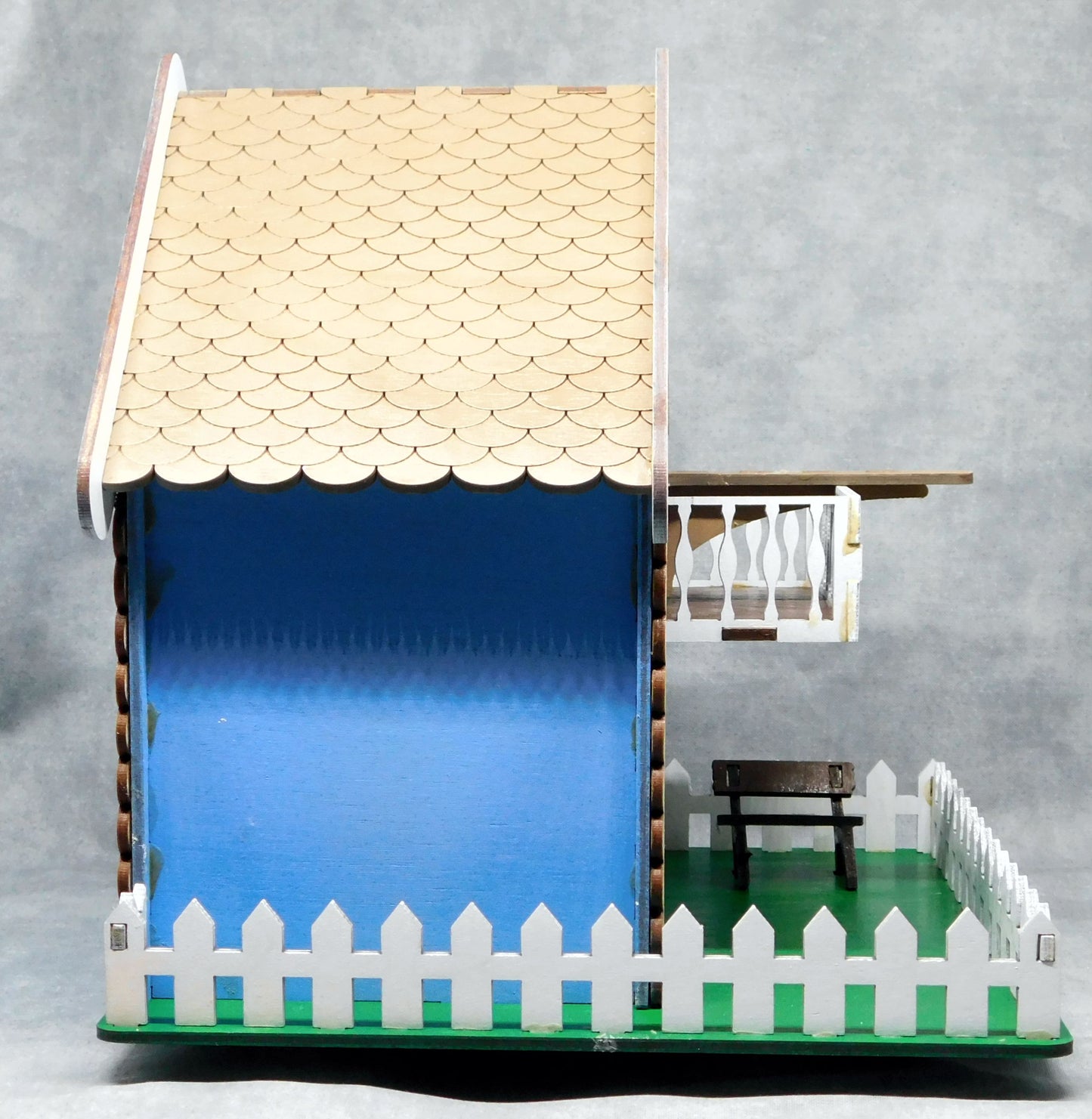 Cottage Balcony and Courtyard Birdhouse Kit