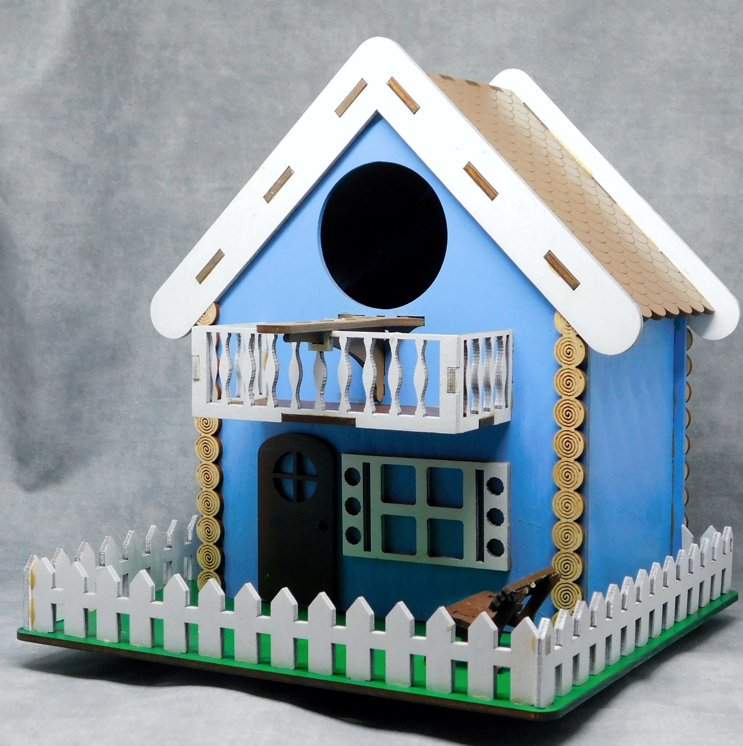 Cottage Balcony and Courtyard Birdhouse Kit