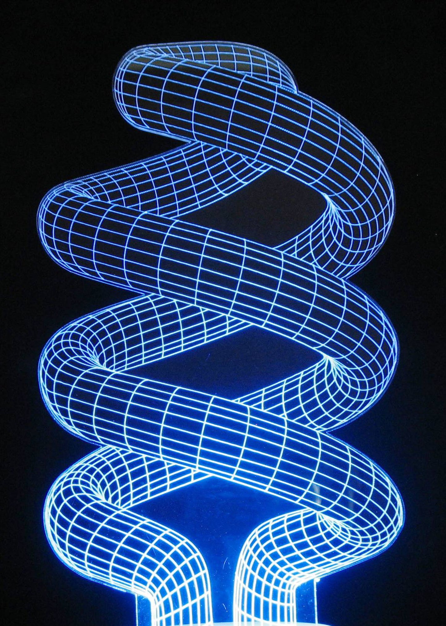 Twisted Knot 3-D Optical Illusion Multicolored Lamp