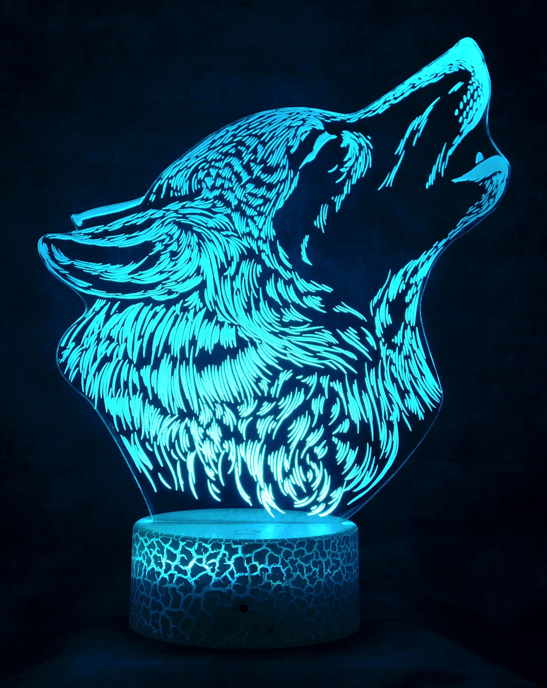 Wolf Howling 3-D Optical Illusion Multicolored Lamp